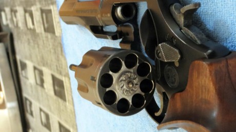 Vendo revolver S&W 327 trr8 performance center 357 magnum de 8 tiros y cañon de 5 pulgadas,guiado 12