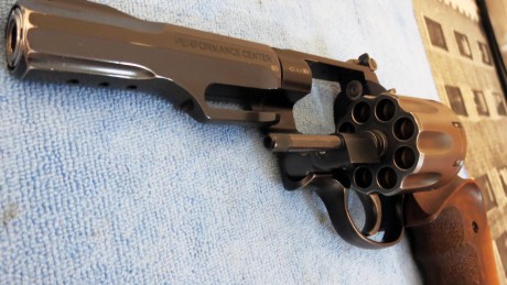 Vendo revolver S&W 327 trr8 performance center 357 magnum de 8 tiros y cañon de 5 pulgadas,guiado 10