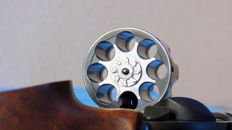 Vendo revolver S&W 327 trr8 performance center 357 magnum de 8 tiros y cañon de 5 pulgadas,guiado 22