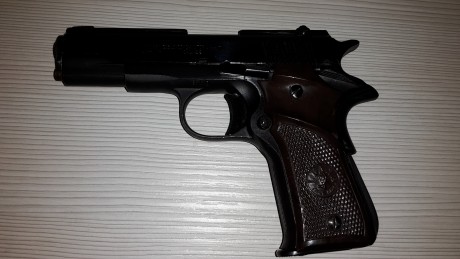 Se vende pistola llama xv del .22 en muy buen estado de conservación inutilizada y con certificado BOPE 01