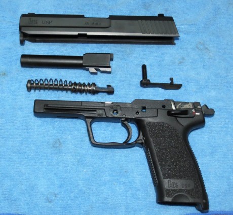 Vendo pistola HK USP calibre 45,guiada con licencia F,está en un estado escelente y con muy pocos tiros,se 12