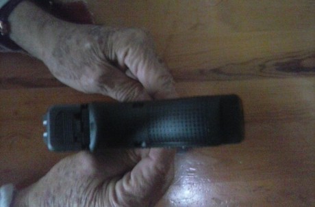 Hola compañeros, 
Poseo una Block 26, solamente estrenada y preparada con el sistema de disparo para el 01