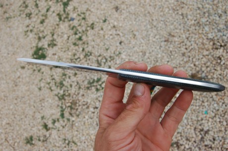 - Enzo Trapper N690Co scandi. Está usado, aunque reafilado y pulido (es duro de pulir el puñetero), pero 32
