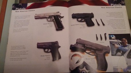 Catálogo año 2004, en inglés, 44 páginas, perfecto estado, 10 euros, envio a cargo del comprador o entrego 00