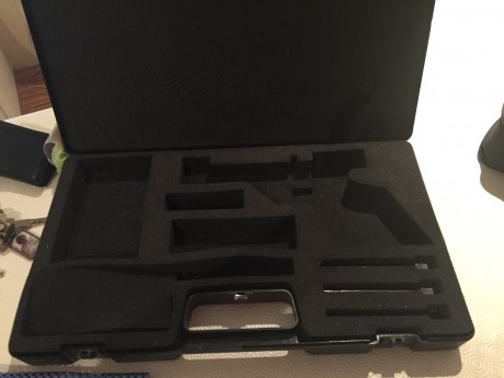 Vendo pistola feinwerkbau aw93 en su estuche original 2 cargadores  en muy buen estado, vendo por cambio 02