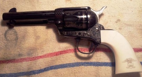 Un amigo vende este precioso revolver Pietta en calibre .45 LC.
Se incluyen díes marca Lee.
Guiado en 01