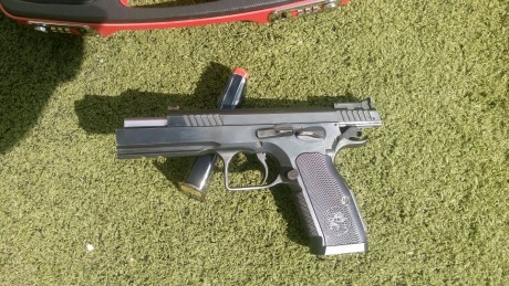 Hola a todos vendo este arma que le cambie a un compañero. La probe con un cargador y no he vuelto a cogerla.
Era 20