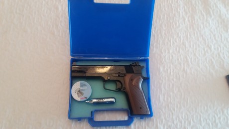 IMPECABLE estado,  réplica Smith&Wesson 1006, para  coleccionistas, incluye estuche, bombona de co2 02