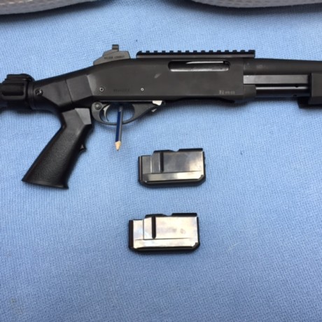 Vendo rifle Remington 7600 (acción corredera)  modelo Police en calibre 308 Winchester. Lo entrego con 01