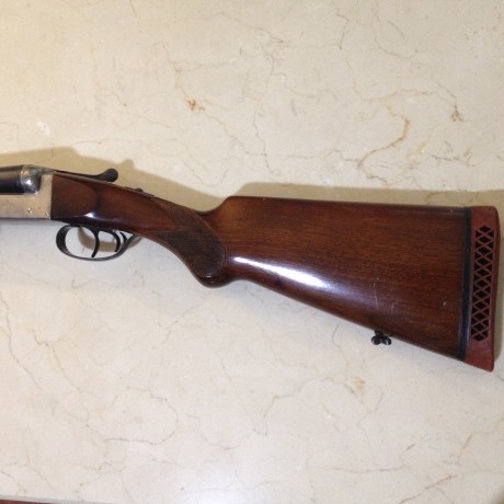 Vendo escopeta paralela del calibre 12/70. Marca Ugartechea, modelo 30. No expulsora.
Cañones impecables 02