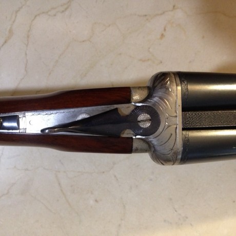 Vendo escopeta paralela del calibre 12/70. Marca Ugartechea, modelo 30. No expulsora.
Cañones impecables 00