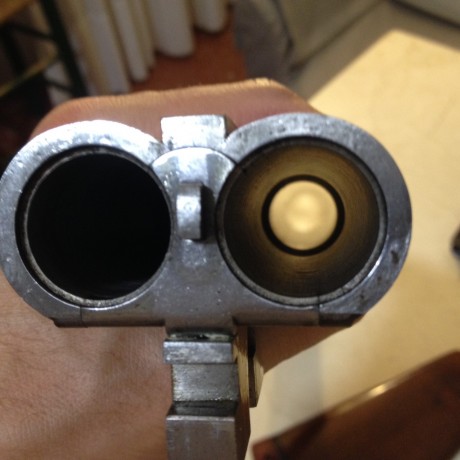 Vendo escopeta paralela del calibre 12/70. Marca Ugartechea, modelo 30. No expulsora.
Cañones impecables 21