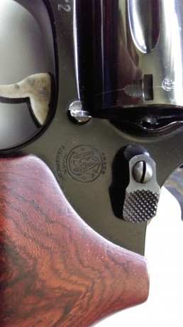 Vendo revolver Smith Wesson 2" 38 special, modelo 37 AIRWEIGHT, en perfecto estado, con dos cachas. 10