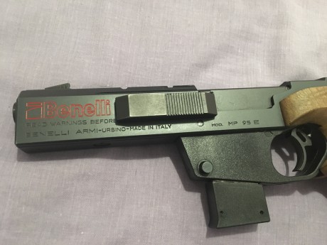 La pistola está completamente nueva habrá hecho 410 o 12 tiradas, se puede ver y probar sin compromiso, 01