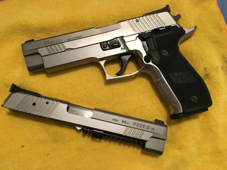 La pistola está impecable, es el modelo all round ni un solo arañazo, habrá hecho unos 500 tiros y el 02