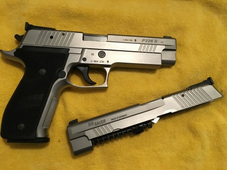 La pistola está impecable, es el modelo all round ni un solo arañazo, habrá hecho unos 500 tiros y el 01