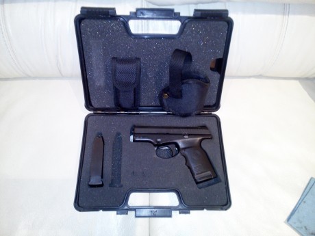 en Austria, es una de las mejores pistolas jamás fabricadas en polímero que cuenta además con una estética 01