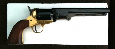 Vendo este revolver, es un regalo que no se adapta a mis necesidades. Se acompaña de turquesa Lee de dos 01