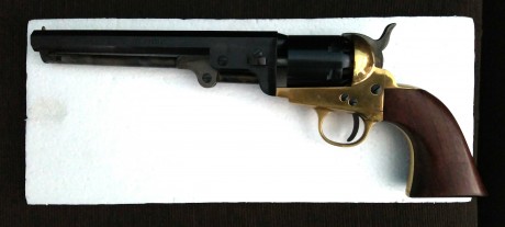 Vendo este revolver, es un regalo que no se adapta a mis necesidades. Se acompaña de turquesa Lee de dos 00