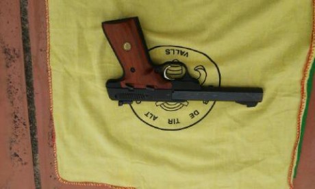 Vendo pistola Borwning modelo Buck Mark, creo que es el modelo plus, está en buen estado de funcionamiento.
Va 30