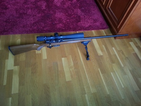 Vendo este rifle marca CZ modelo 527 varmint del 222. Incluyo bipode y visor BSA 8-32x42 con anillas warner.
Lleva 02