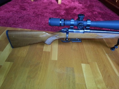 Vendo este rifle marca CZ modelo 527 varmint del 222. Incluyo bipode y visor BSA 8-32x42 con anillas warner.
Lleva 01