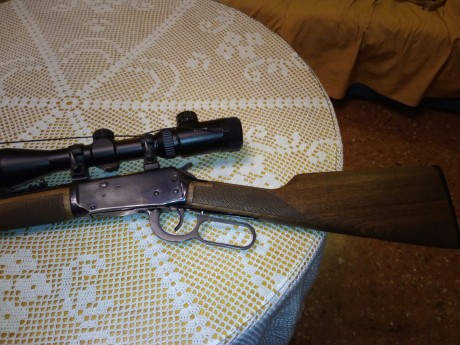 Vendo rifle fabricado en américa, es un Winchester de palanca modelo 94AE con seguro en la bascula para 00