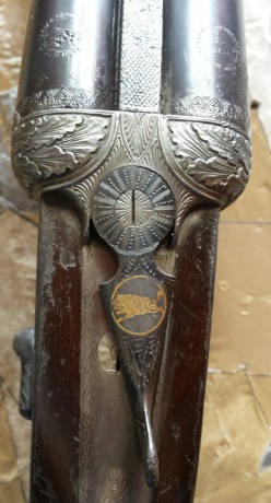 Vendo escopeta paralela Jabalí modelo 111, Zamácola Hermanos, calibre 12.
Tiene de todo, triple cierre 01