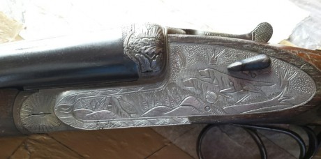Vendo escopeta paralela Jabalí modelo 111, Zamácola Hermanos, calibre 12.
Tiene de todo, triple cierre 11