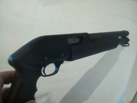Hola a todos, vendo esta estupenda escopeta de tipo táctico que no ha disparado ni un tiro, se compro 40