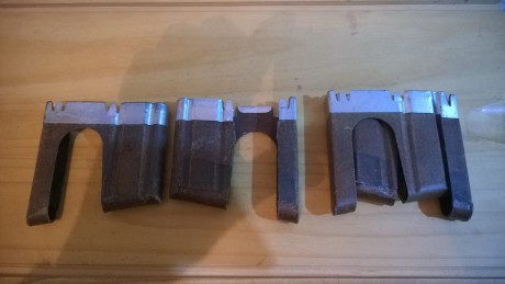  



 Cuatro peines originales para K31 en estado nuevo, 33€ con envío en península. 
Cubre bocas para 01