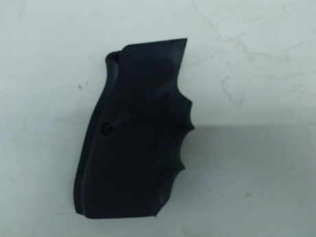 Hola a todos, cambio pistola CZ75B guiada por Licencia A por alguna escopeta de corredera del 12 o pistola 21