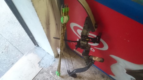 Buenas a todos, busco material de esgrima antigua y tengo varias cosas para cambiar entre ellas el arco 00