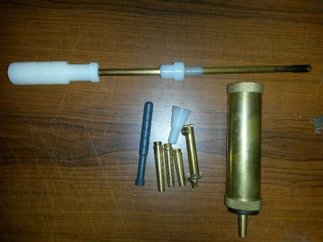 Por dejarme la avancarga, vendo equipo completo que consta de :
Revolver Uberti Conversion _New Army 1958 50