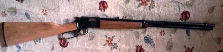 Un compañero me a pedido que ponga este rifle y carabina en venta, Remington 700 SPS Varmint calibre 22-250 10