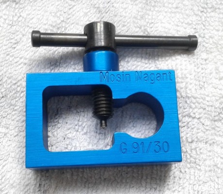 Se venden piezas para Mosin Nagant.

Gatillo INOX con tornillo de regulación - 35€ mas envío.
Herramienta 00