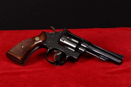 Buenas a todos.
Se que es muy difícil de encontrar, pero estoy buscando un revolver S & W mod. 18 00