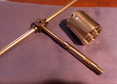 Hola.

En las especificaciones de este revolver hablan de 7 estrías, pero estoy viedo algunos ejemplares 40