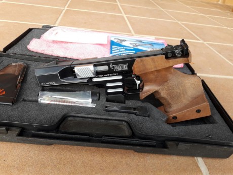 Un compañero y amigo del club vende esta magnífica Pardini calibre 32 para zurdos.
Prácticamente nueva, 02