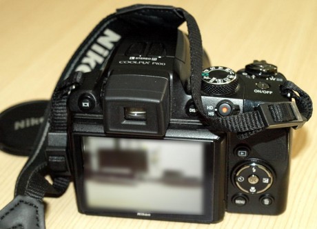 En venta cámara de fotos NIKON COOLPIX P100, menos de 1000 disparos, prácticamente nueva. 120 €. 00