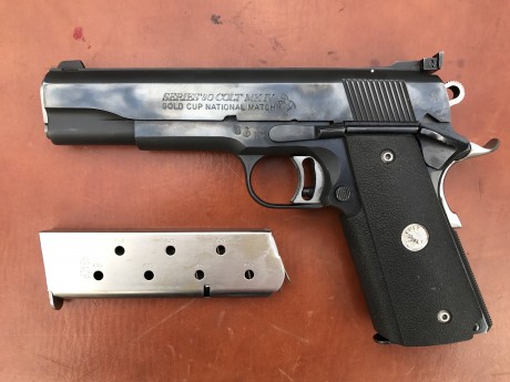 VENDIDA  pistola Colt Glod Cup calibre .45 ACP , en perfecto estado con dos cargadores . Alza regulable 01