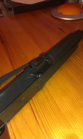 Hola.  Vendo diopter para VZ58, regulable en altura y deriva mediante tornillos allen . se pone muy fácilmente, 02