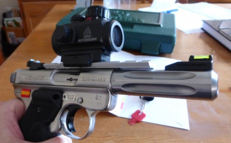 Vendo ruger .22, MK III,Hunter. Todo en Acero Inox. Cañon acanalado,
Cachas CTC, Crimson Trace Laser Grips.Se 00