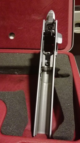 El arma esta reservada hasta el martes!!

Pongo esta tanfoglio limited custom 9mm a la venta

El arma 11