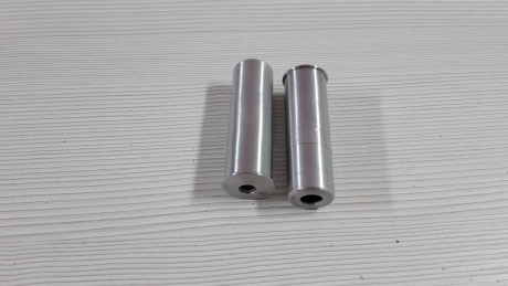 se venden 2 subcalibres  de calibre 12 de escopeta de caza a 38 y a 22.10 euros cada uno 00