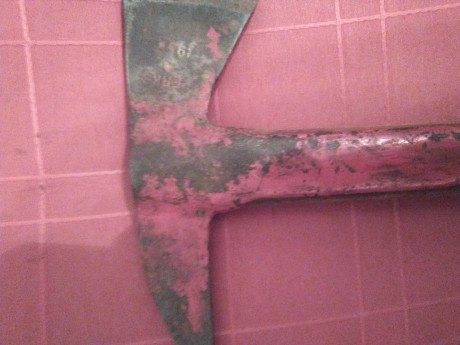 Hola pongo a la venta esta magnifica hacha, posible de trinchera pensaba que era de bomberos pero todas 01
