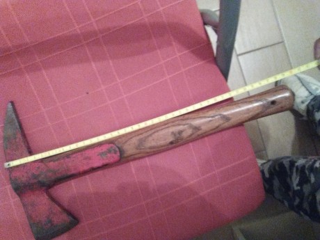 Hola pongo a la venta esta magnifica hacha, posible de trinchera pensaba que era de bomberos pero todas 21