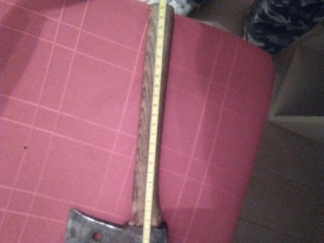 Buenas otra mas del cajón , es una hacha pequeñita pero de buen acero la compre en Chequia hace ya unos 12