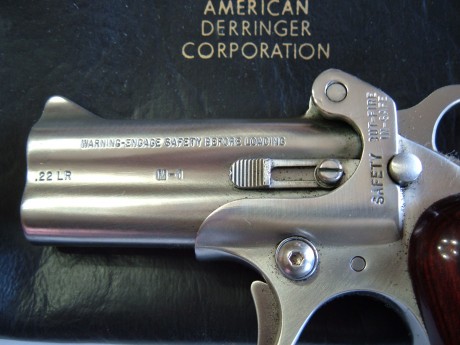 Vendo derringer American Derringer, cal 22, en perfecto estado, certificado como replica de arma antigua. 01