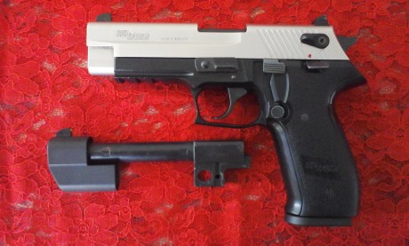 Vendo Sig Sauer 22 (Two-Tone Niquel) como nueva, con 2 cañones de 3 y 5 pulgadas guiada en F por solo 00